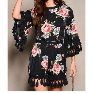 Reveuse Boho Bliss 3/4 sleeves open back tassel floral romper Black NEW